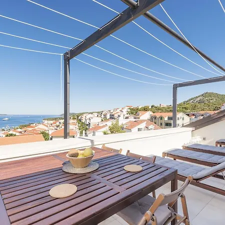 マキ エクスクルーシブ *