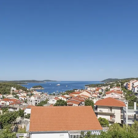 マキ エクスクルーシブ アパート *