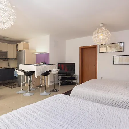 マキ エクスクルーシブ フヴァル