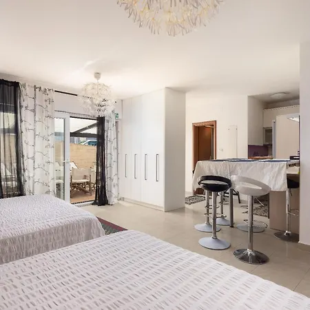 アパート マキ エクスクルーシブ