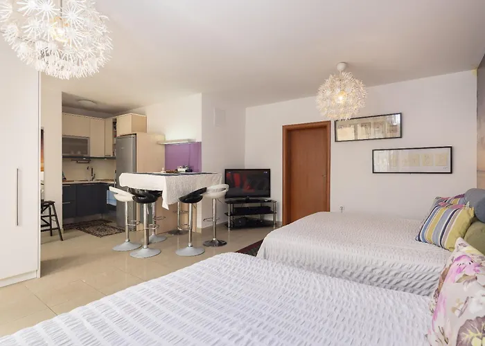 Maki Exclusive Hvar Town